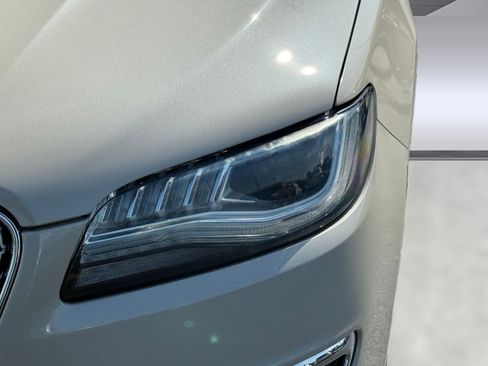 Used 2018 Lincoln MKZ Reserve image 11