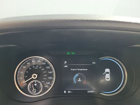 Used 2023 Genesis G70 2.0T image 30