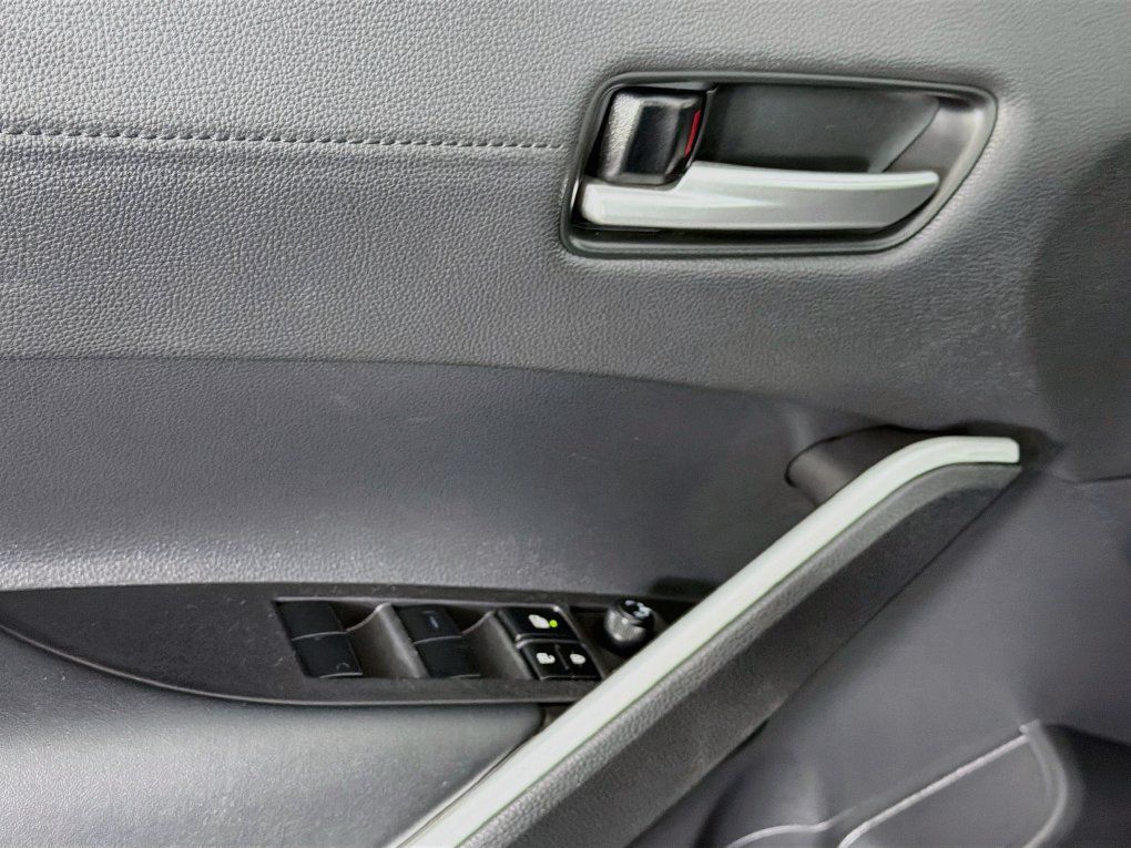 Used 2025 Toyota Corolla Cross AWD Hybrid image 23
