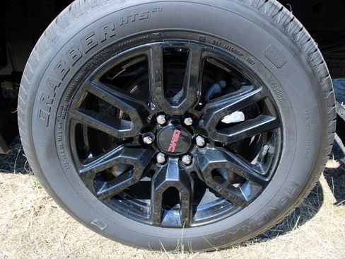 Used 2024 GMC Sierra 1500 Elevation image 11