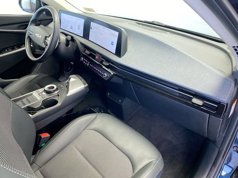 Certified 2024 Kia EV6 Light RWD image 29