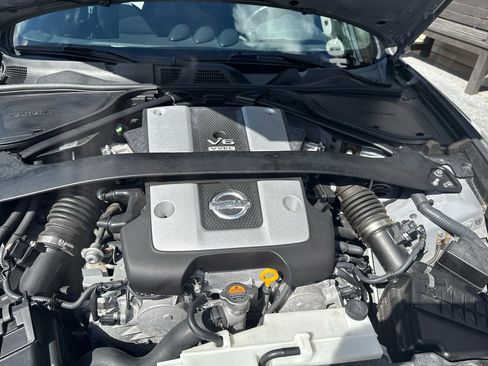 Used 2010 Nissan 370Z Roadster image 28