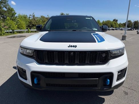 Certified 2023 Jeep Grand Cherokee Trailhawk w/ Advanced Protech Group II AWD/4WD image 6