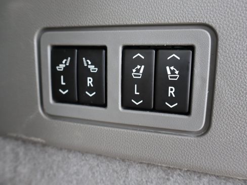 Used 2022 Cadillac XT6 Premium Luxury image 28