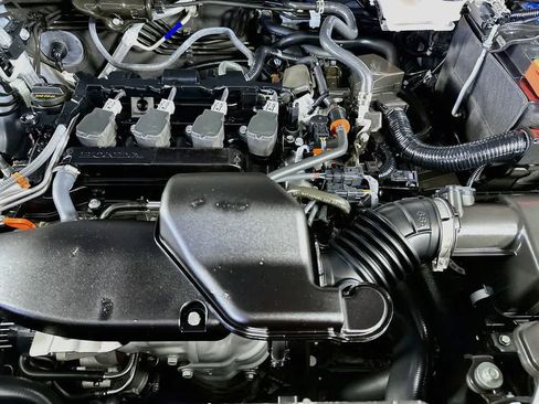 Used 2025 Honda CR-V EX image 9