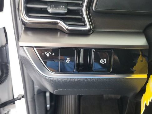 Used 2023 Kia Sportage EX FWD image 41