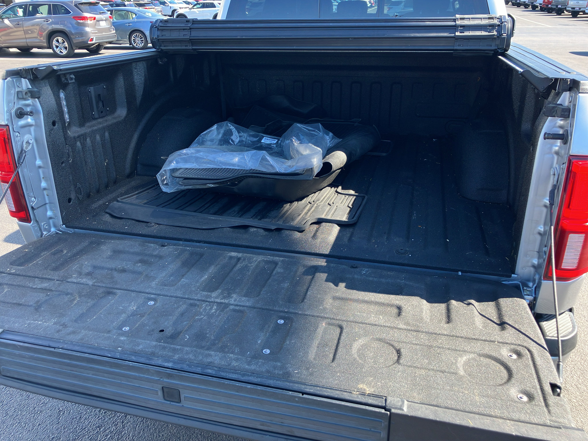 Used 2020 Ford F150 Lariat w/ Equipment Group 502A Luxury AWD/4WD image 8