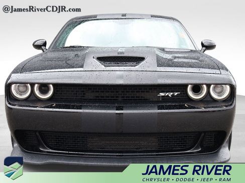 Used 2016 Dodge Challenger SRT Hellcat image 7