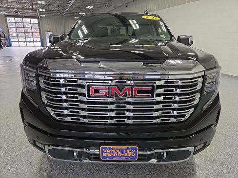 Used 2022 GMC Sierra 1500 Denali image 2