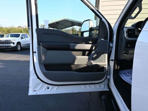 Used 2025 Ford F350 XLT image 10