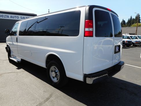 Used 2016 Chevrolet Express 3500 LT w/ LT Preferred Equipment Group image 9