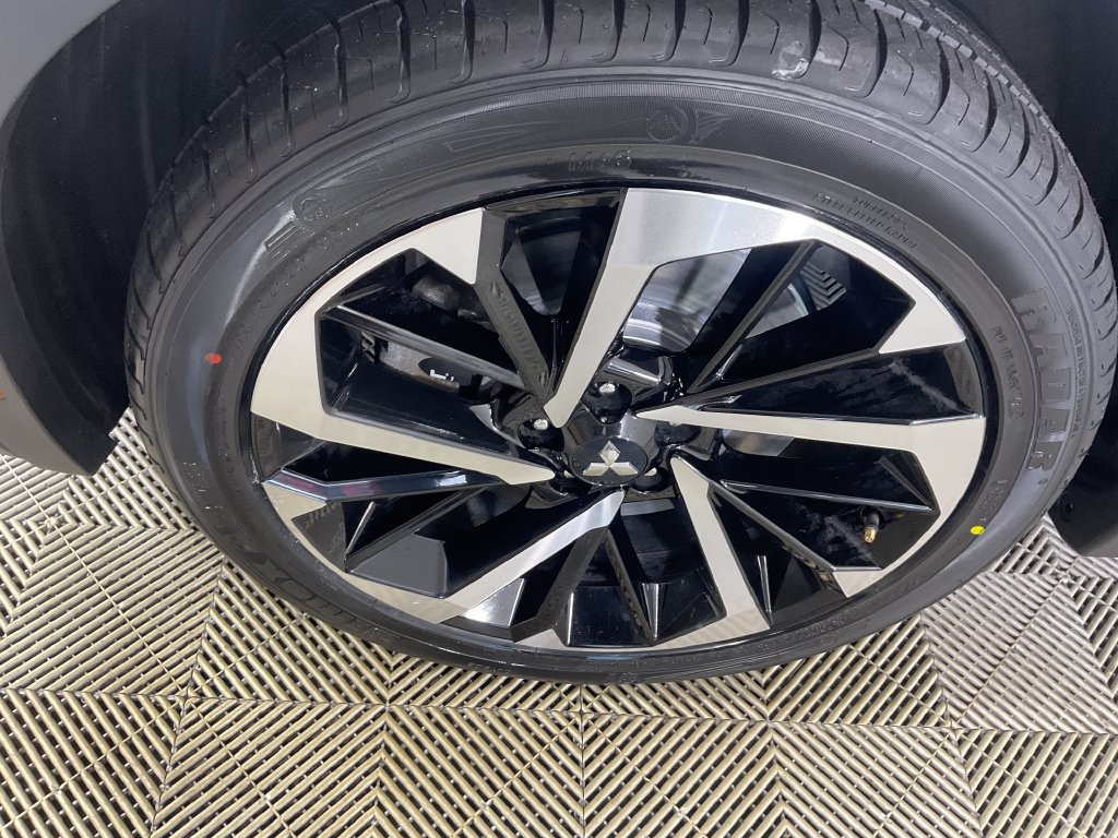 Used 2024 Mitsubishi Outlander SE AWD/4WD image 5
