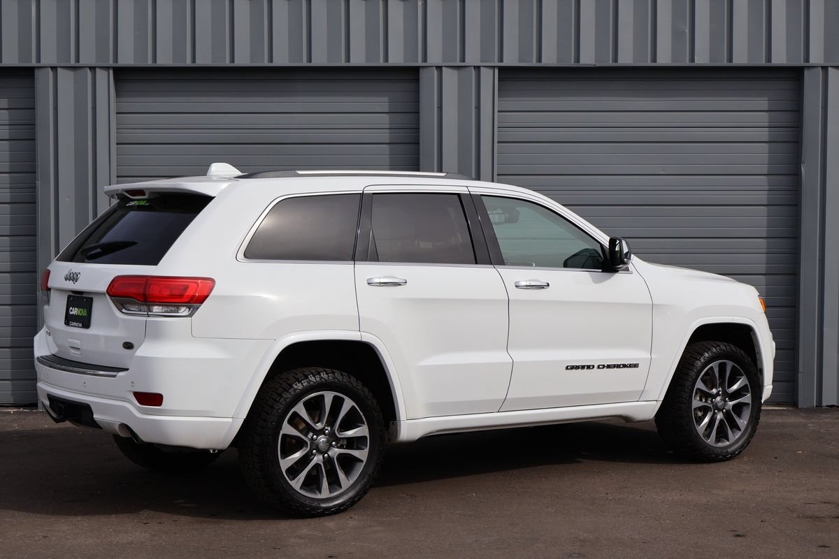 Used 2017 Jeep Grand Cherokee Overland AWD/4WD image 6