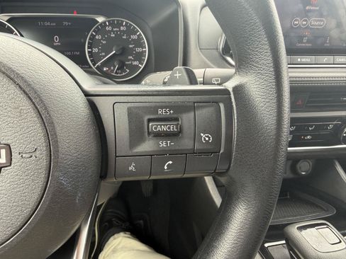 Used 2024 Nissan Rogue S FWD image 13