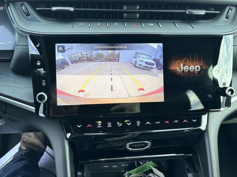 New 2026 Jeep Grand Cherokee L Limited AWD/4WD image 25