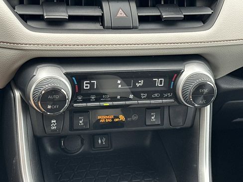 Used 2019 Toyota RAV4 XLE w/ Convenience Package image 20