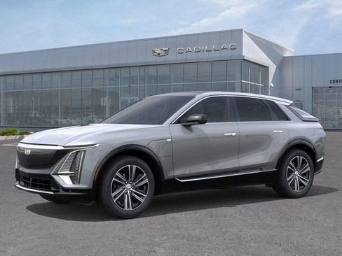 New 2025 Cadillac Lyriq Luxury RWD image 2