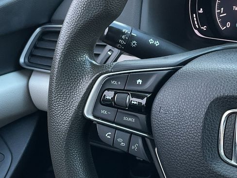 Used 2018 Honda Accord LX image 21