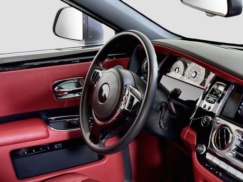 Used 2019 Rolls-Royce Ghost RWD image 37
