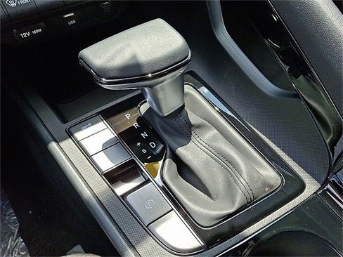 New 2025 Hyundai Elantra SEL image 8