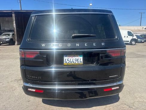 Used 2024 Jeep Wagoneer L Series II w/ Flexible Seating Group RWD image 6