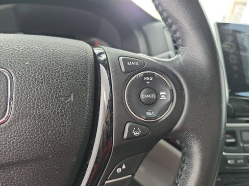 Used 2016 Honda Pilot Touring image 19