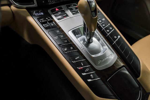 Used 2016 Porsche Panamera S w/ Premium Package Plus RWD image 27