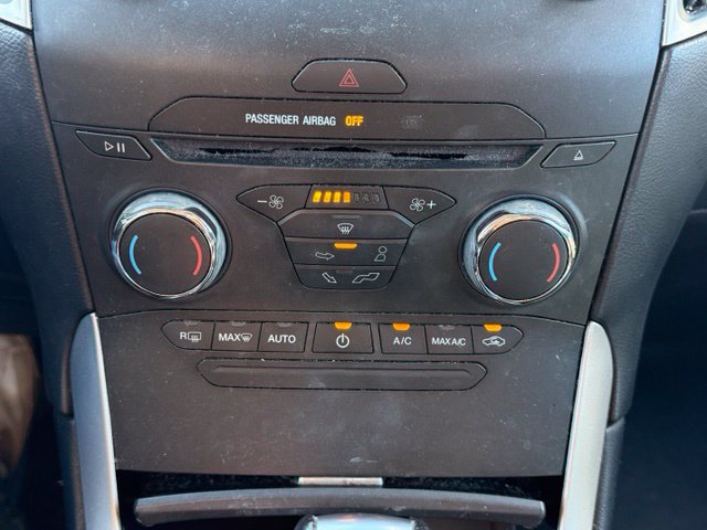 Used 2018 Ford Edge SEL FWD image 20