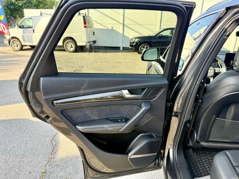 Used 2021 Audi SQ5 Premium Plus w/ Premium Plus Package image 20