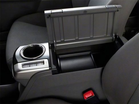 Used 2013 Toyota Prius V Five image 11