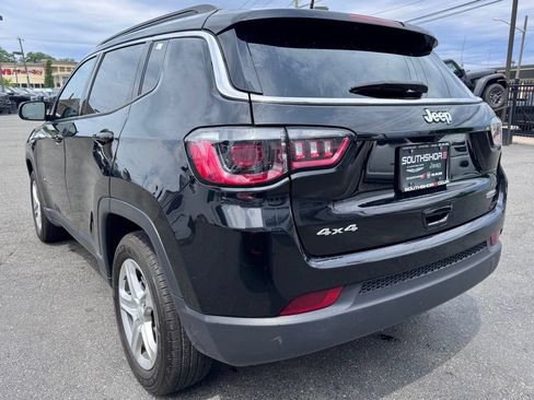 Used 2023 Jeep Compass Latitude w/ Convenience Group AWD/4WD image 5