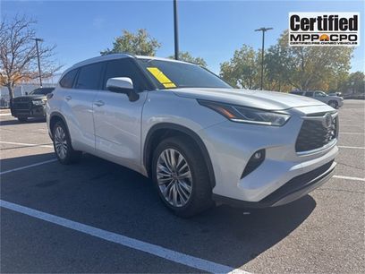 Used 2024 Toyota Highlander LE