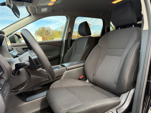 Used 2023 Nissan Rogue S image 15