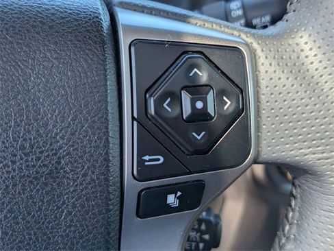 Used 2021 Toyota 4Runner SR5 Premium image 22