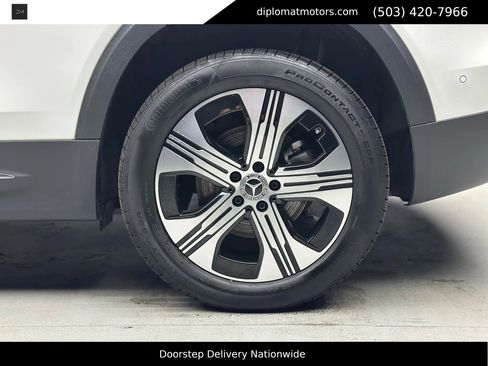 Used 2024 Mercedes-Benz EQB 300 4MATIC image 38