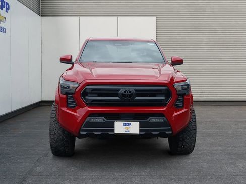 Used 2024 Toyota Tacoma SR5 AWD/4WD image 8