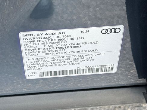 Certified 2024 Audi Q8 e-tron Premium Plus w/ Premium Plus Package AWD/4WD image 34