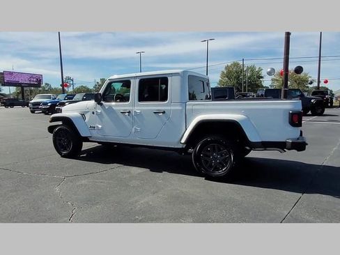 New 2025 Jeep Gladiator Sport image 28