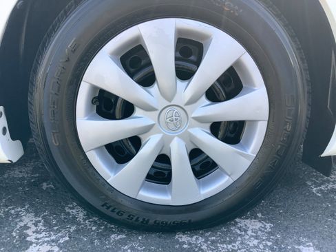 Used 2010 Toyota Corolla LE image 16