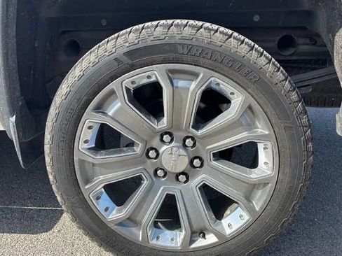 Used 2018 GMC Sierra 1500 SLT AWD/4WD image 17