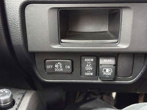 Used 2017 Toyota Tacoma TRD Pro image 19