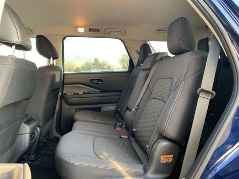 Used 2025 Nissan Pathfinder SV image 28