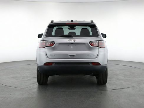 Used 2025 Jeep Compass Limited AWD/4WD image 7
