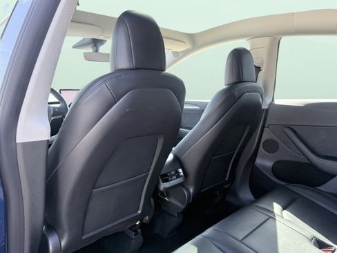 Used 2023 Tesla Model Y Performance image 34