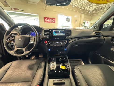 Used 2020 Honda Pilot Elite image 14