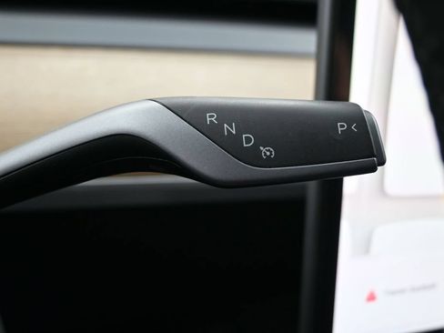 Used 2023 Tesla Model Y Long Range AWD/4WD image 15