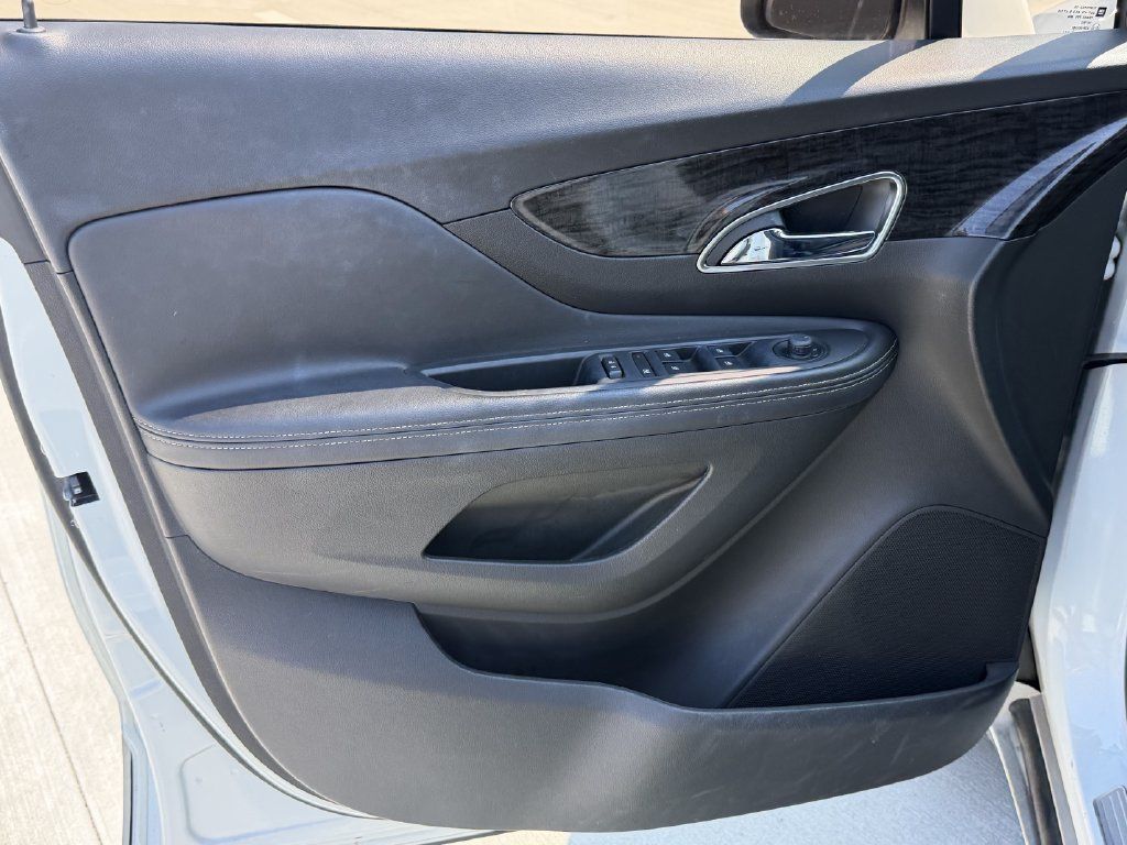 Used 2015 Buick Encore Convenience FWD image 10