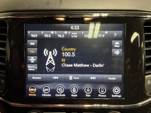 Used 2022 Jeep Grand Cherokee Limited image 39