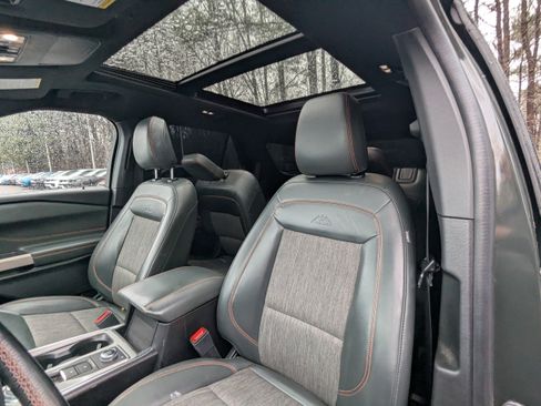 Used 2022 Ford Explorer Timberline image 3