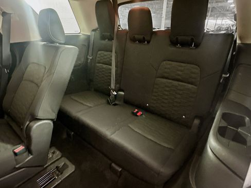 Used 2025 Nissan Pathfinder SV FWD image 28